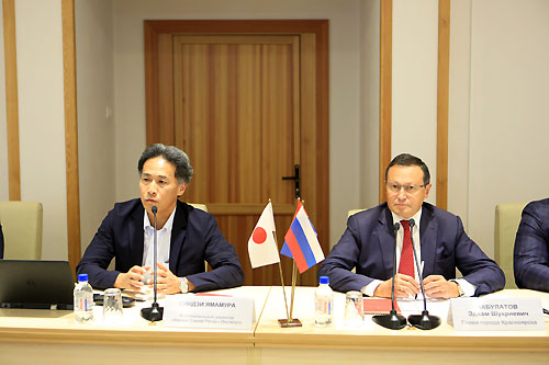 Mayor_and Yamamura.jpg