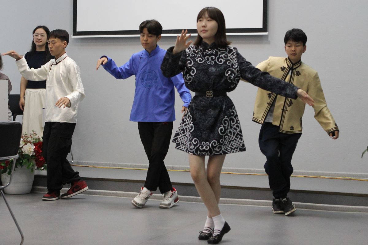 Летняя школа_танец.JPG