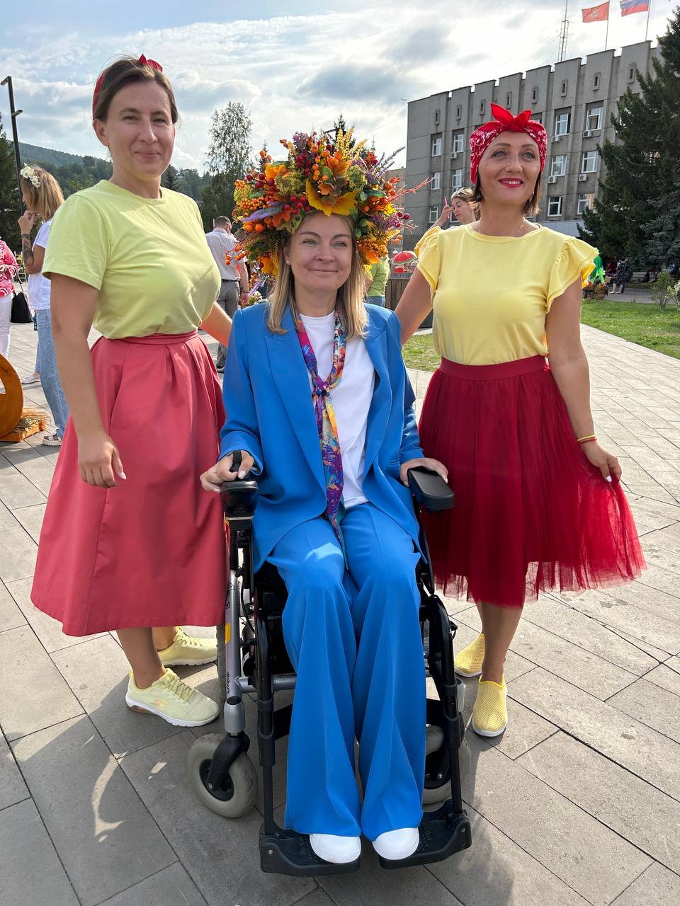 Каптелинина фотографируется.jpeg